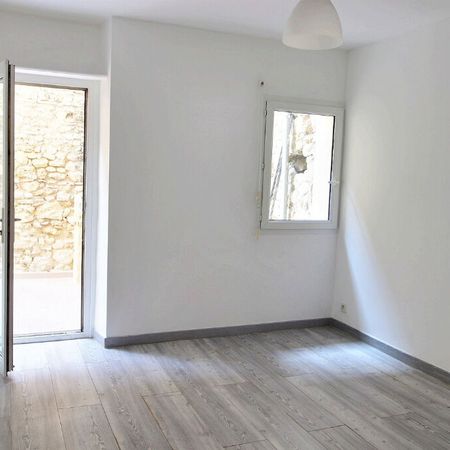 Appartement 3 pièces 60m2 MARSEILLE 5EME 865 euros - Photo 3