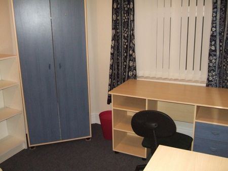 Spacious double room - 3 bed house - 1min walk from Fusehill St Campus - Photo 3