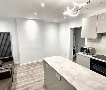 6 bedroom house to rent - Photo 1