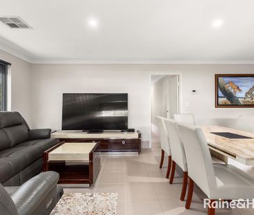 Luxury, Comfort & Sustainable Living in Prime Aveley Location - Photo 3
