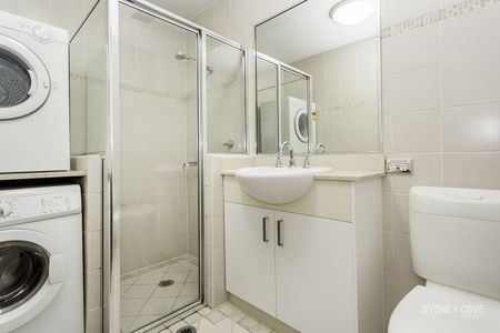 CENTRALLY LOCATED RECENTLY UPGRADED APARTMENT| Furnished - Photo 5