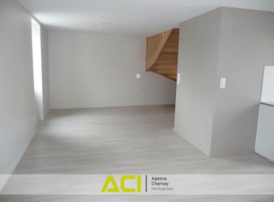 AU COEUR DE CHARNAY LES MACON BEL APPARTEMENT EN DUPLEX AVEC P. PKG - Photo 1