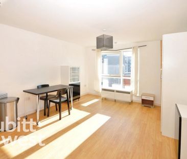 Studio to rent - Photo 1
