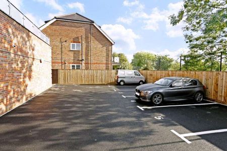 Forming part of this impressive development, this light and bright modern one bedroom apartment on the second floor offers smart luxurious living of excellent quality - Photo 2