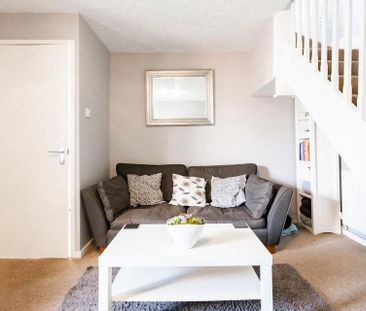 2 bedroom end of terrace house to rent - Photo 3