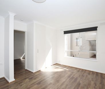 14/15 Royal Avenue, Essendon North VIC 3041 - Photo 4