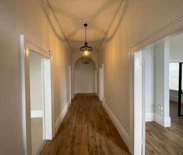 Spacious, close to the beach and an updated decor! - Photo 3