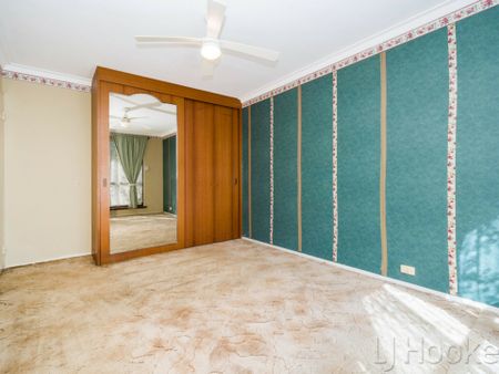 Three bedroom Home in cul-de-sac location - Photo 2