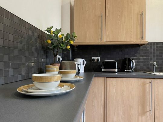 1 bedroom in a house share to rent - Photo 1