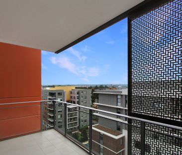 North Facing Bedroom with New Appliances and Floorboards! - Photo 1