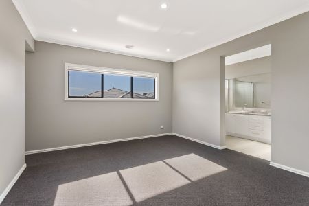 Everything At Your Doorstep - Photo 5