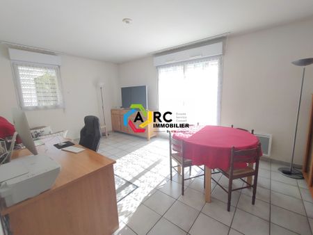 Location Appartement 2 pièces 46m² ORLEANS 45000 - Photo 2