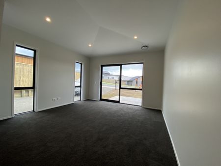 68 Hokioi Drive, Kenepuru - Photo 3