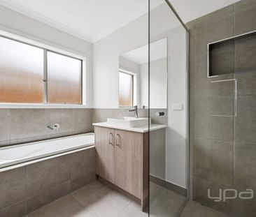 BRAND NEW 4 BEDROOM FAMILY HOME - Photo 3