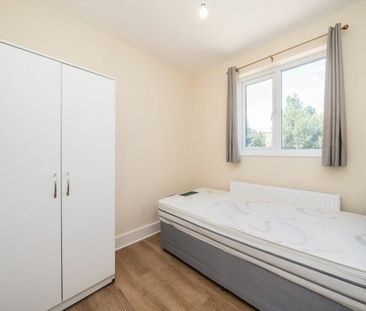 London Road - Photo 4