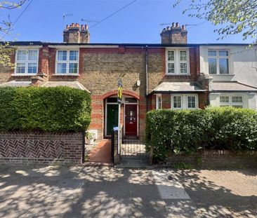 3 Bedroom House - Terraced To Let - Photo 3