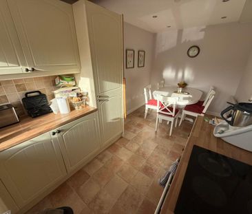 3 bedroom semi-detached house to rent - Photo 6