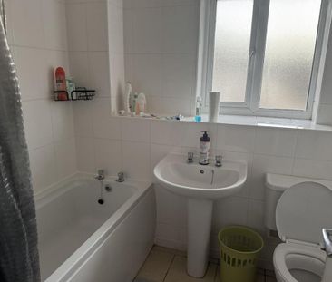 2 bedroom detached house to rent - Photo 4