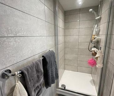 3 bedroom flat to rent - Photo 4