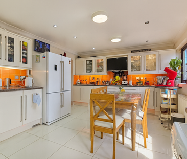 4 bedroom semi-detached house to rent - Photo 1