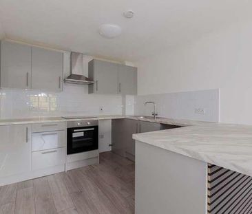 The Lawns, Bath Road, Colnnbrook, SL3 - Photo 3