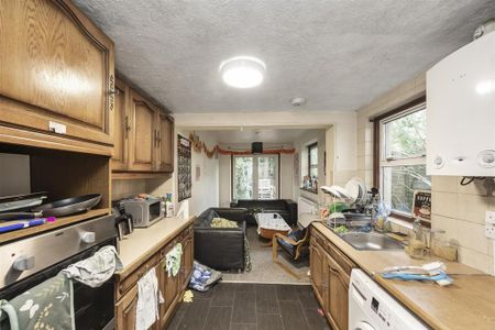 5 bedroom terraced house to rent - Photo 5