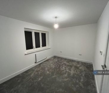 2 bedroom maisonette to rent - Photo 4