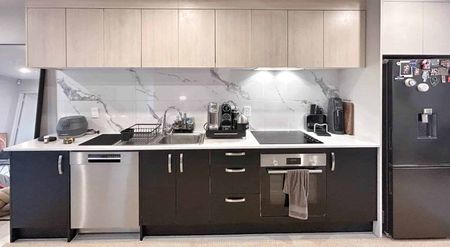 Modern Duplex - 2 Bed, 1 Bath - Photo 3