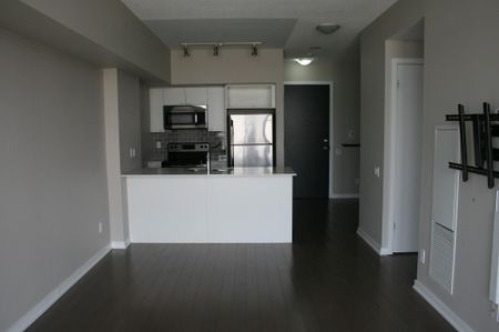 For Lease - 105 The Queensway N/A Unit# 3201, Toronto, Ontario - Photo 3