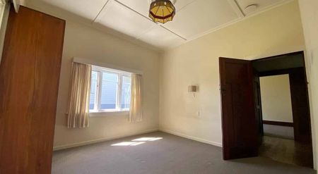 Discover a Delightful Bungalow Tucked Away on ... - Photo 2