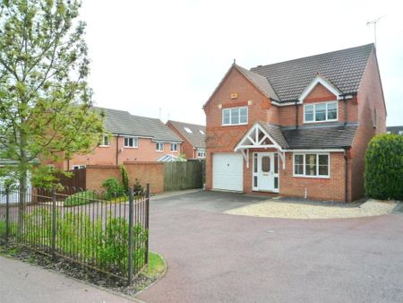 4 bedroom detached house to rent - Photo 3