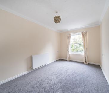 Hawthorn Lodge, Farnham - Photo 2