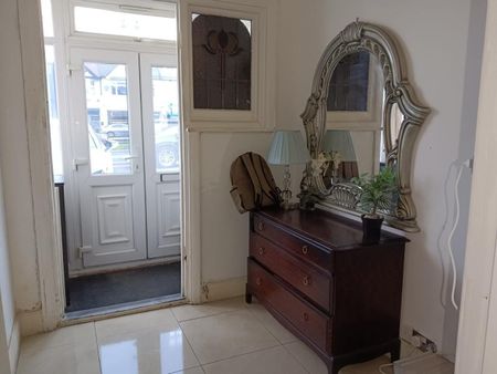 Room in a Shared House, Eastern Avenue, IG4 - Photo 3