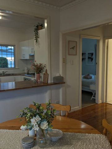 Charming Inner-City Home for Rent – Walk to Bakers Duck & the Toowoomba CBD - Photo 4