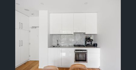 Fully furnished one bedroom apartment - Photo 2