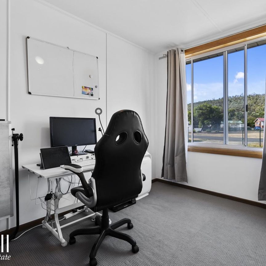 Neat and Tidy, Three Bedroom Home - Photo 1