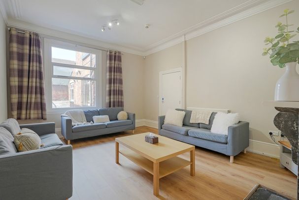 9 Bed Semi-Detached House, Upper Hanover Street, S3 - Photo 1