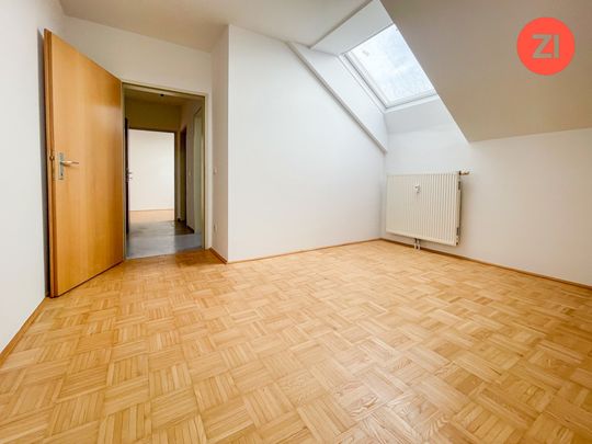 Geförderte 3- Zimmer Wohnung inkl. Loggia und Stellplatz! Einbau einer Küche möglich - Photo 1