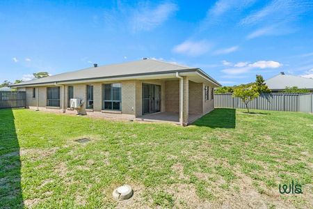 18 Fin Street, Fern Bay NSW 2295 - House For Rent | Domain - Photo 4