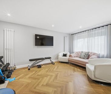 4 bedroom detached house to rent - Photo 4