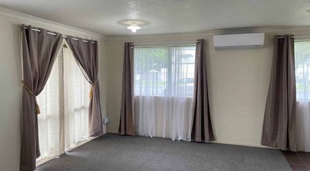 Manurewa, 3 bedrooms - Photo 2