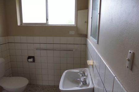 Close to Town - Photo 5