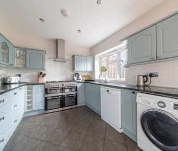 3 bedroom semi-detached house to rent - Photo 4