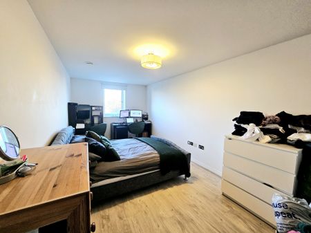 Elstree Way, WD6 1BZ, Borehamwood - Photo 2