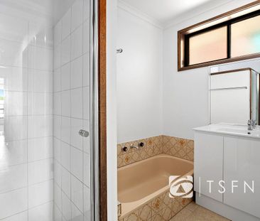 Charming 2 Bedroom Home Minutes from Town - Photo 6