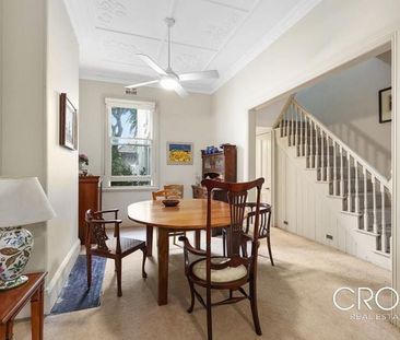 Character Filled Terrace With Enclosed Garden – Partially Furnished - Photo 1