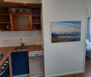 Central Auckland 1BR Gem w/Balcony - Photo 3