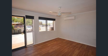 BRIGHTLY DECORATED - 3x1 + Pool - Photo 4