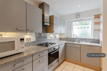 3 bedroom terraced house to rent - Photo 5