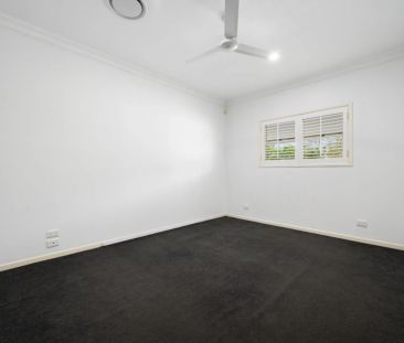 Waterfront Living on a Grand Scale in Prestigious Helensvale - Photo 5